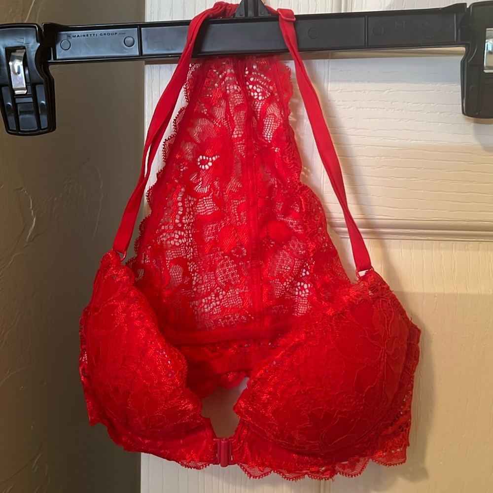 Victoria’s Secret pink bra